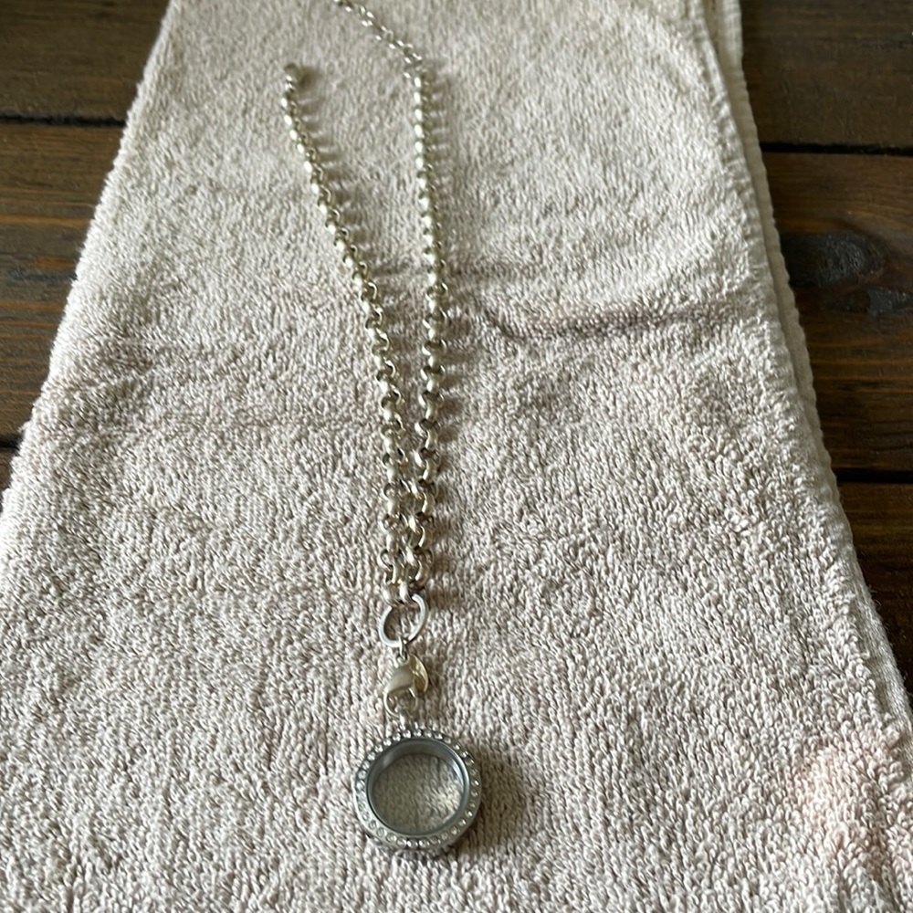 Origami Owl necklace